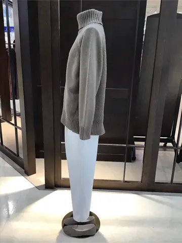 ANY 渡邊 コーディネート画像