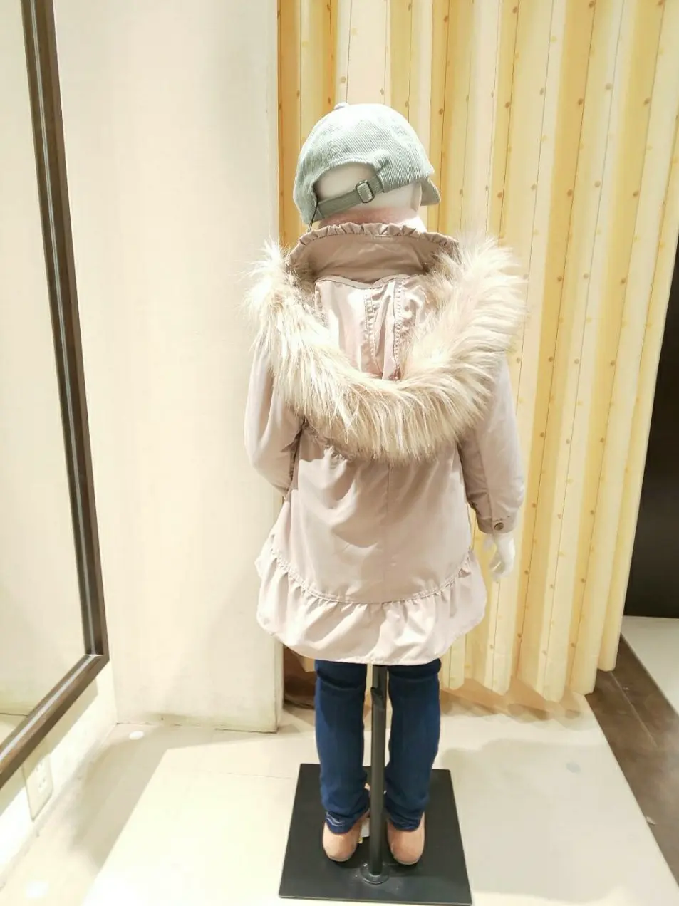 ANY 林 コーディネート画像