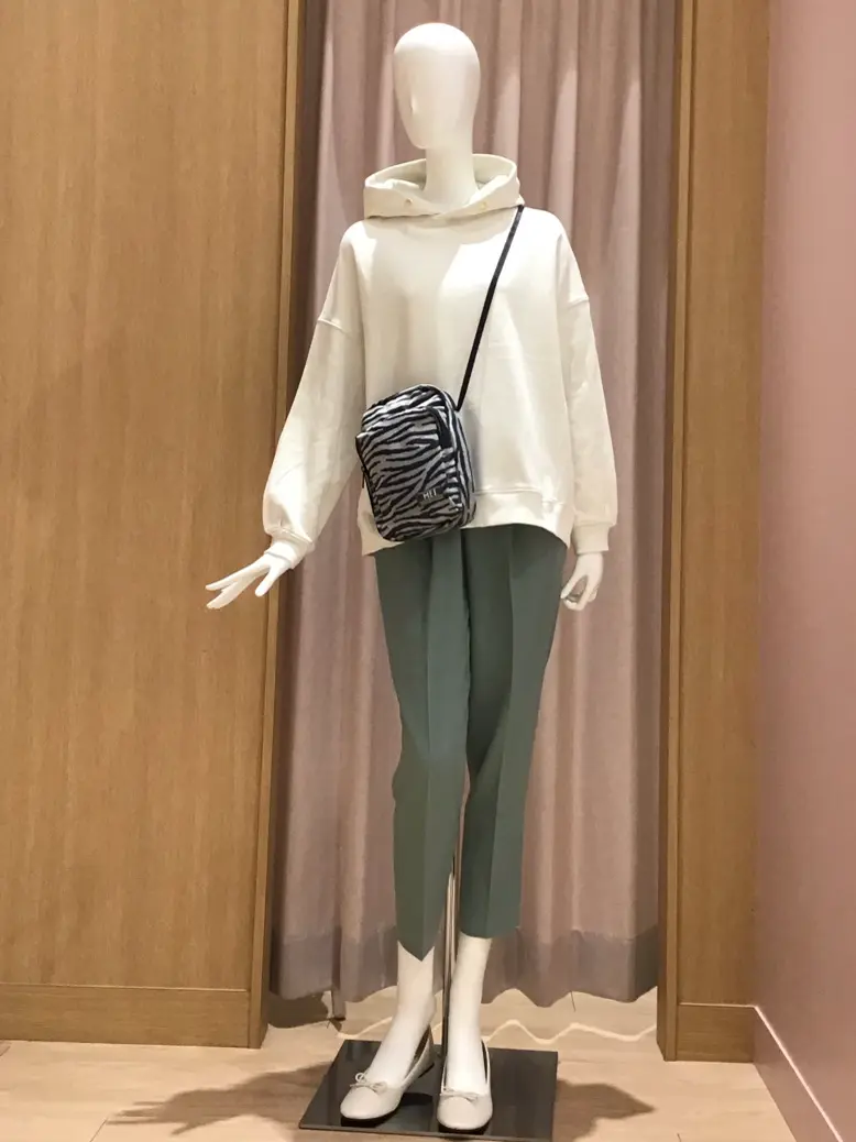 ANY 本吉 コーディネート画像