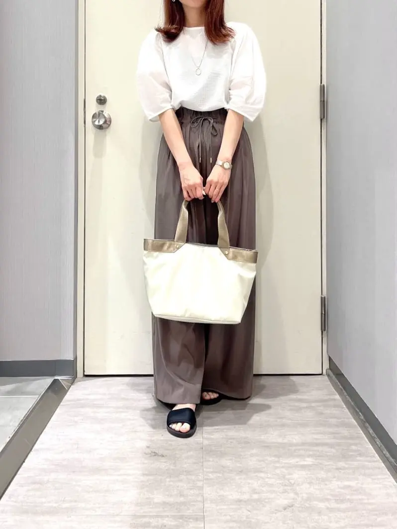 ANY 金井 コーディネート画像