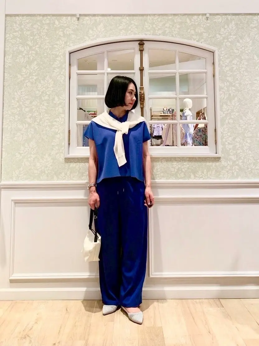 ANY MIKA コーディネート画像