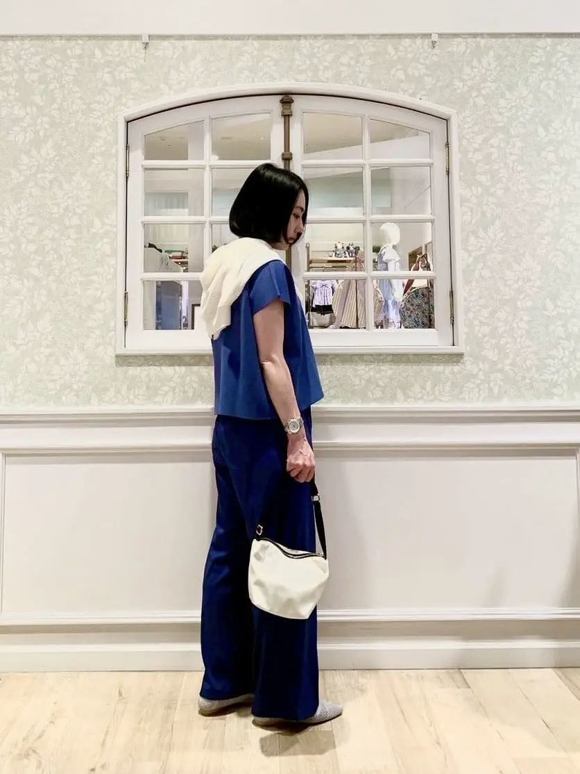 ANY MIKA コーディネート画像