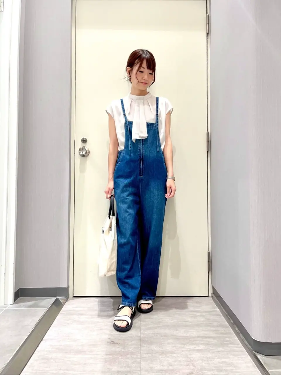 ANY 金井 コーディネート画像