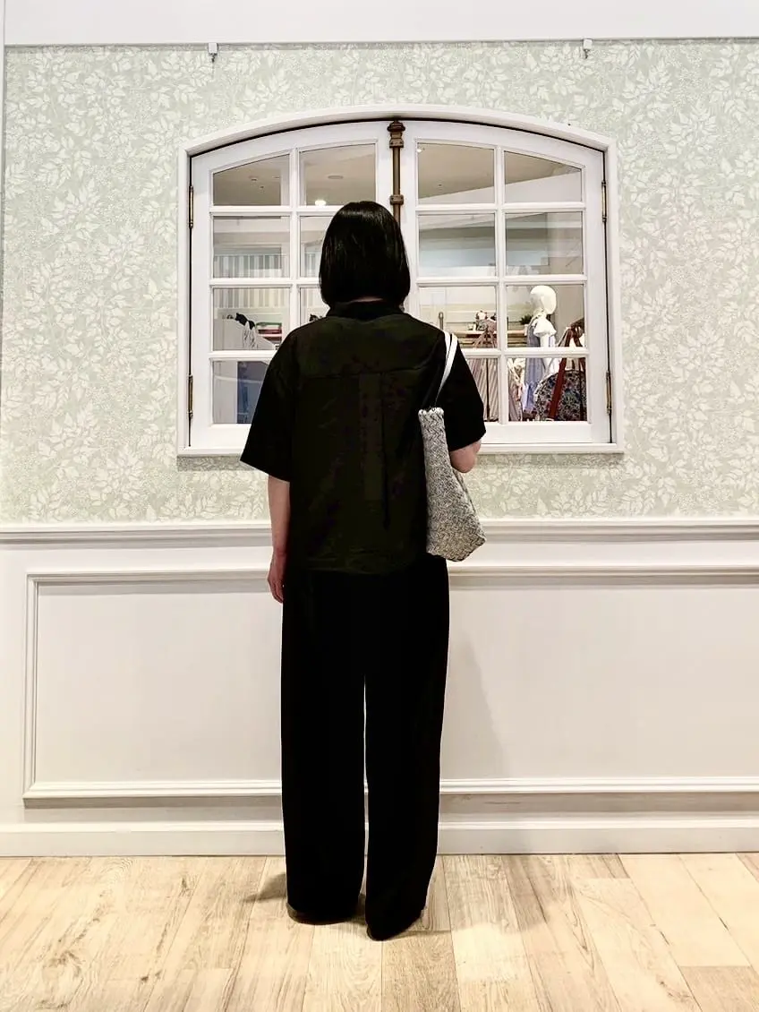 ANY MIKA コーディネート画像