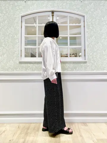 ANY MIKA コーディネート画像