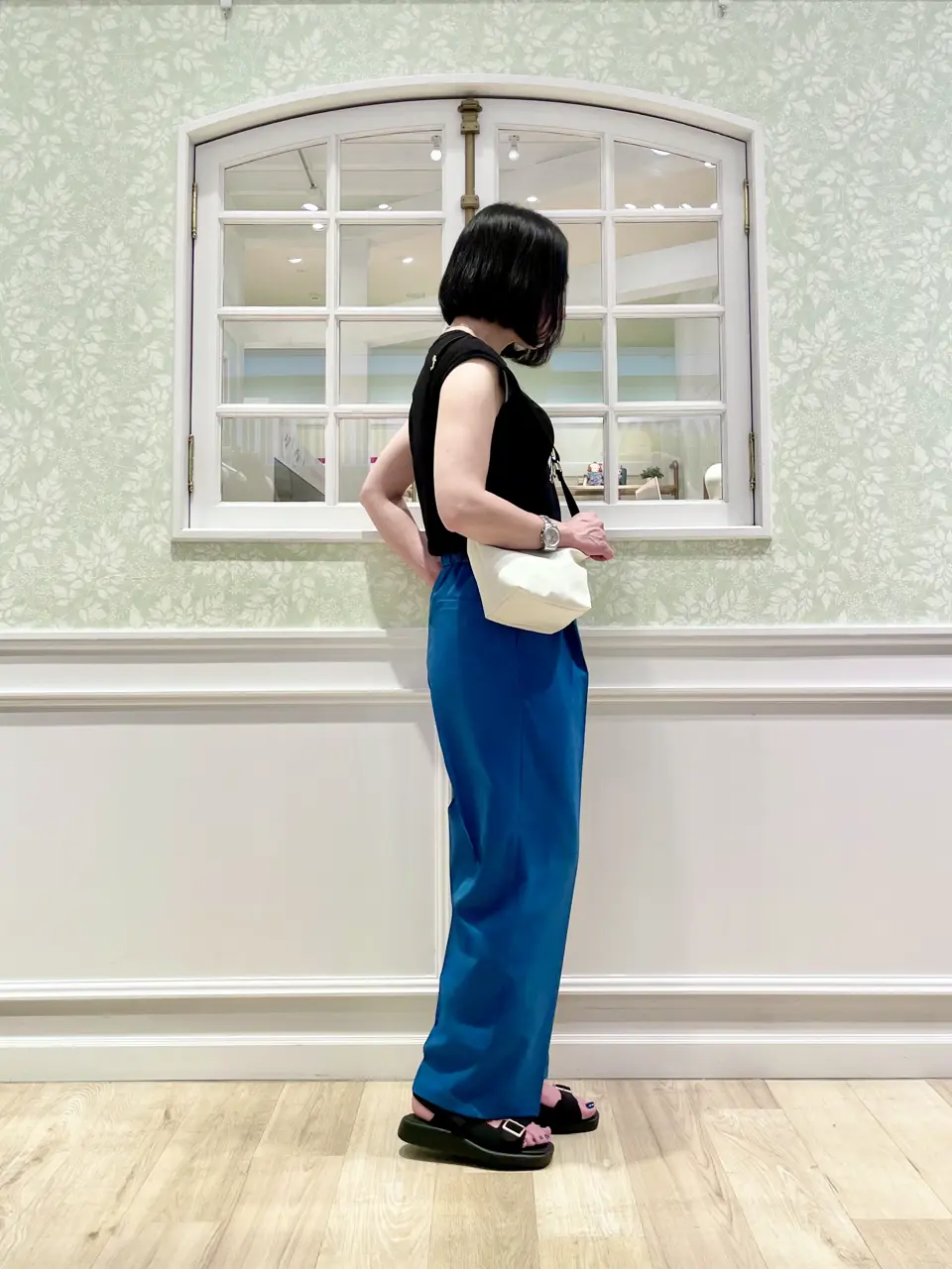 ANY MIKA コーディネート画像