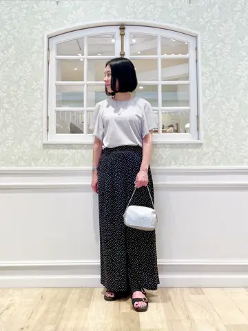 ANY MIKA コーディネート画像