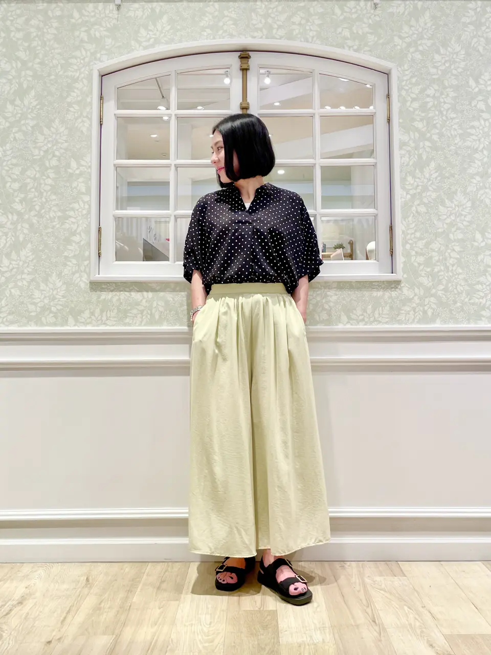 ANY MIKA コーディネート画像