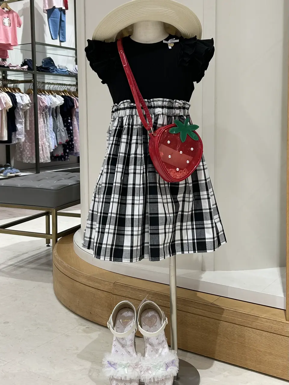 ANY 岡田 コーディネート画像