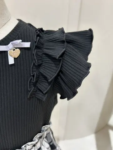 ANY 岡田 コーディネート画像