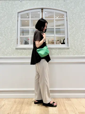 ANY MIKA コーディネート画像