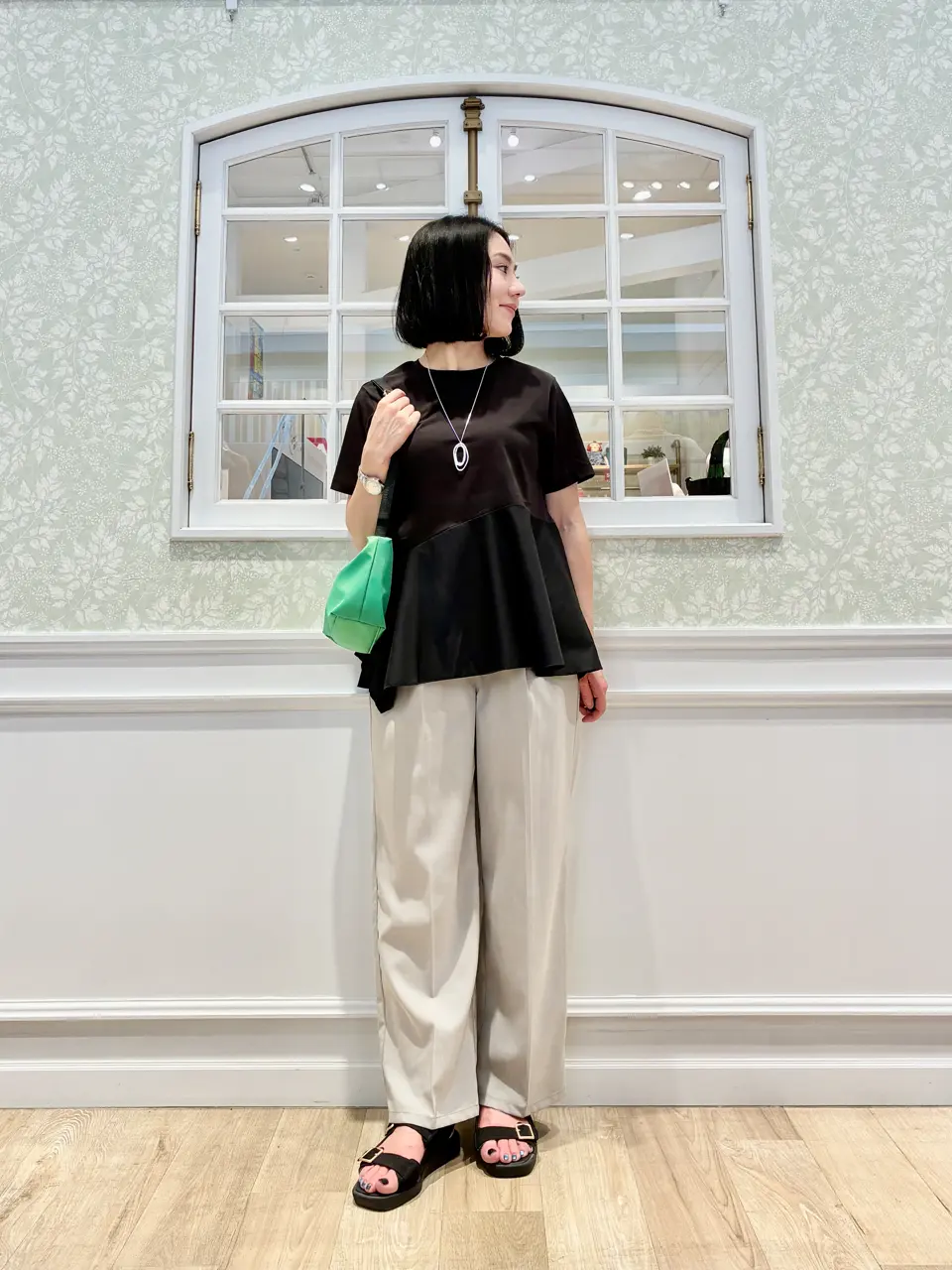 ANY MIKA コーディネート画像