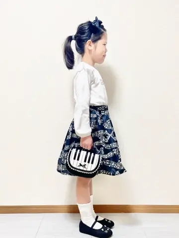 ANY MIKA コーディネート画像