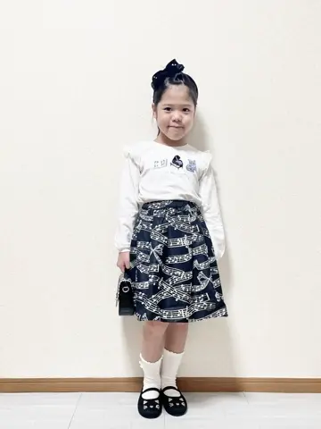 ANY MIKA コーディネート画像