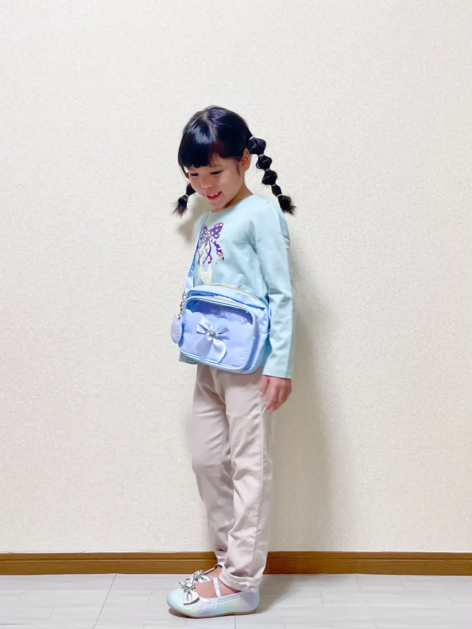 ANY MIKA コーディネート画像