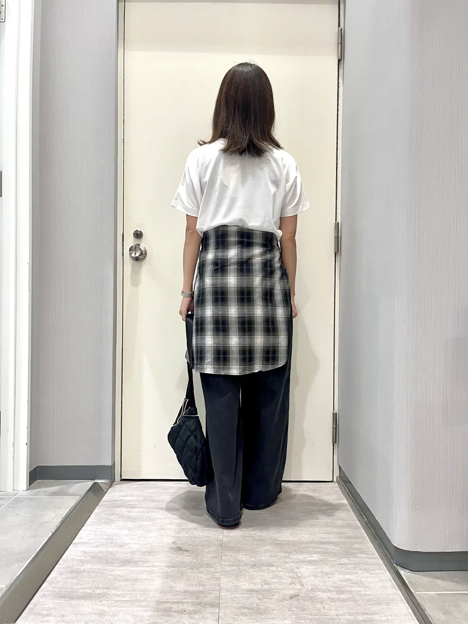 ANY 金井 コーディネート画像