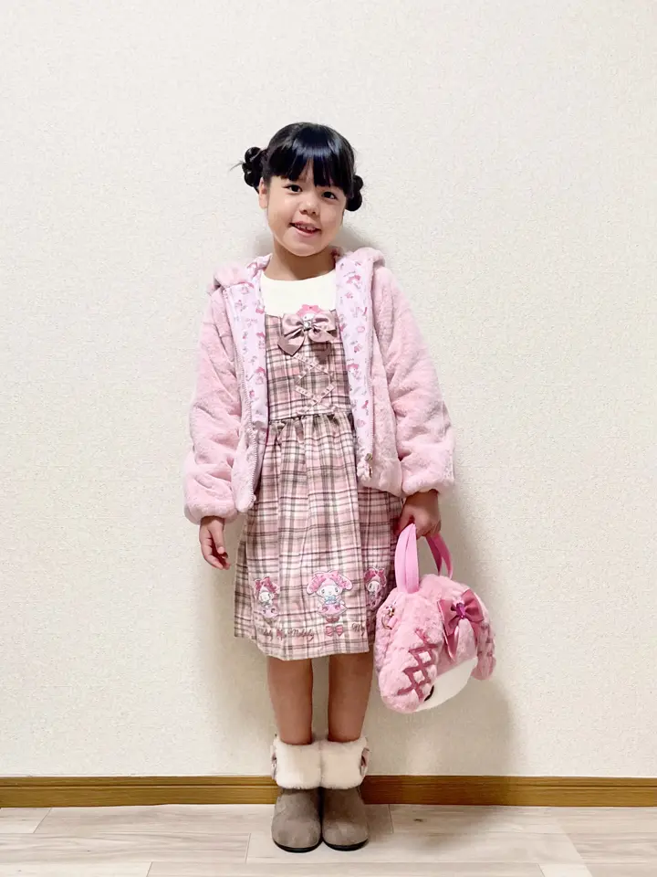 ANY MIKA コーディネート画像