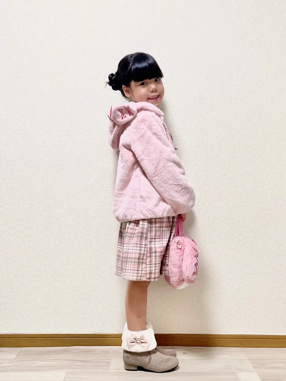 ANY MIKA コーディネート画像