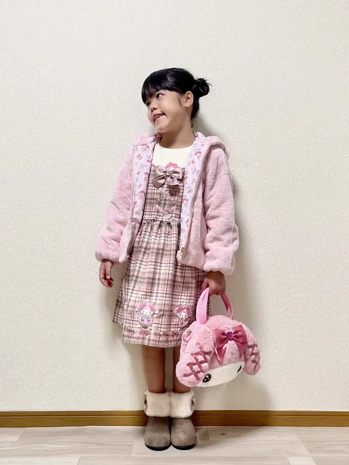 ANY MIKA コーディネート画像