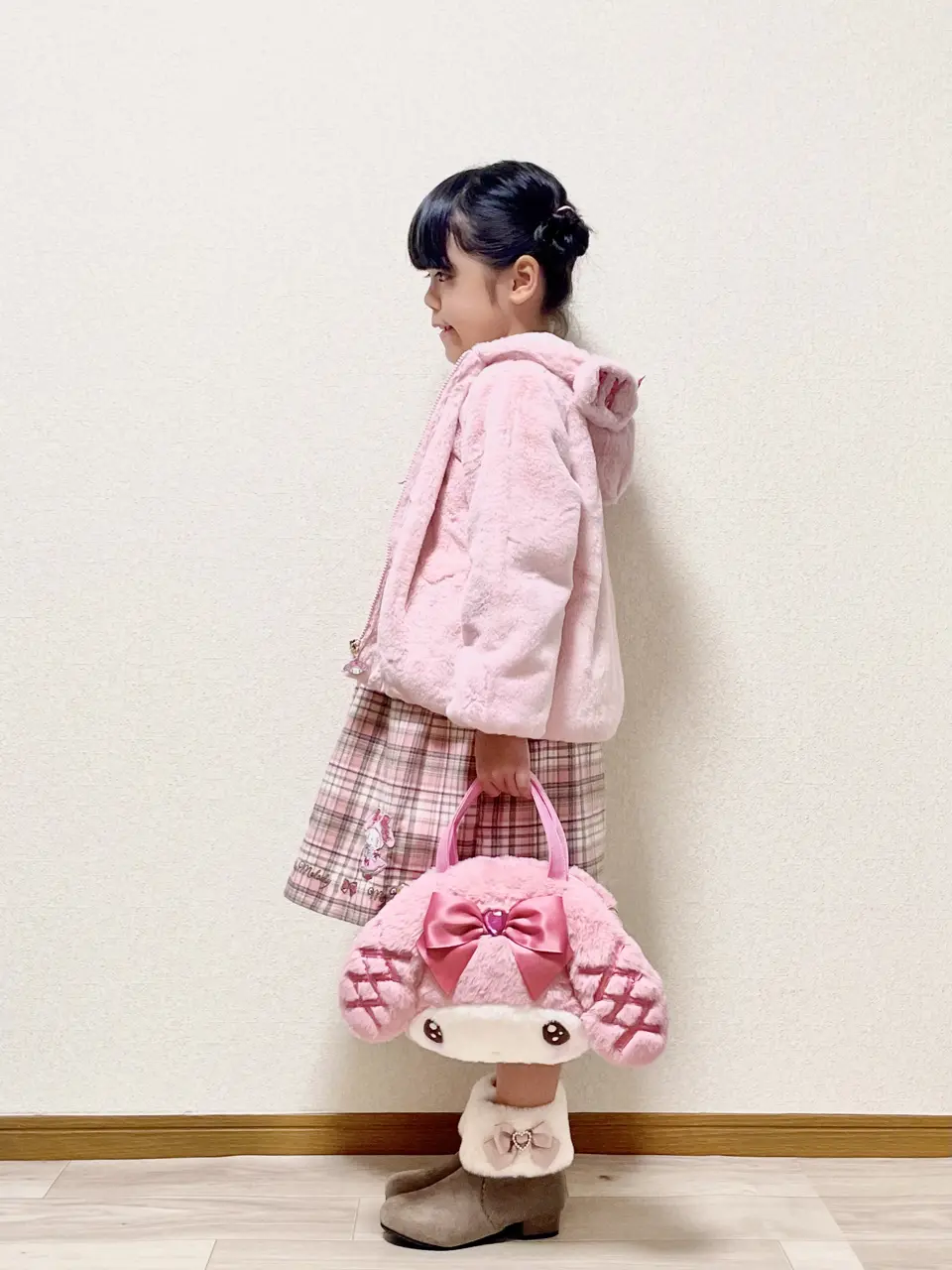 ANY MIKA コーディネート画像