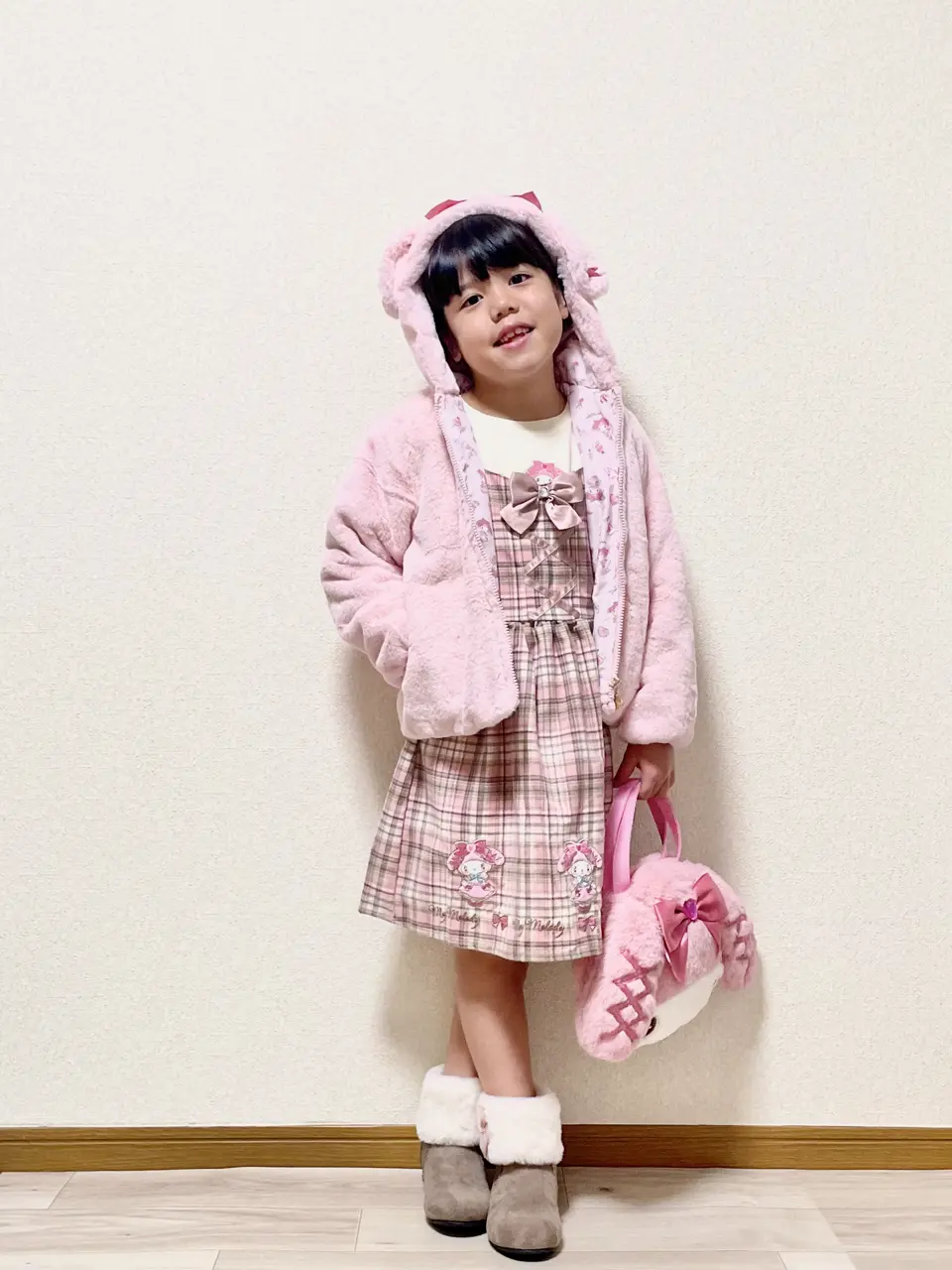 ANY MIKA コーディネート画像