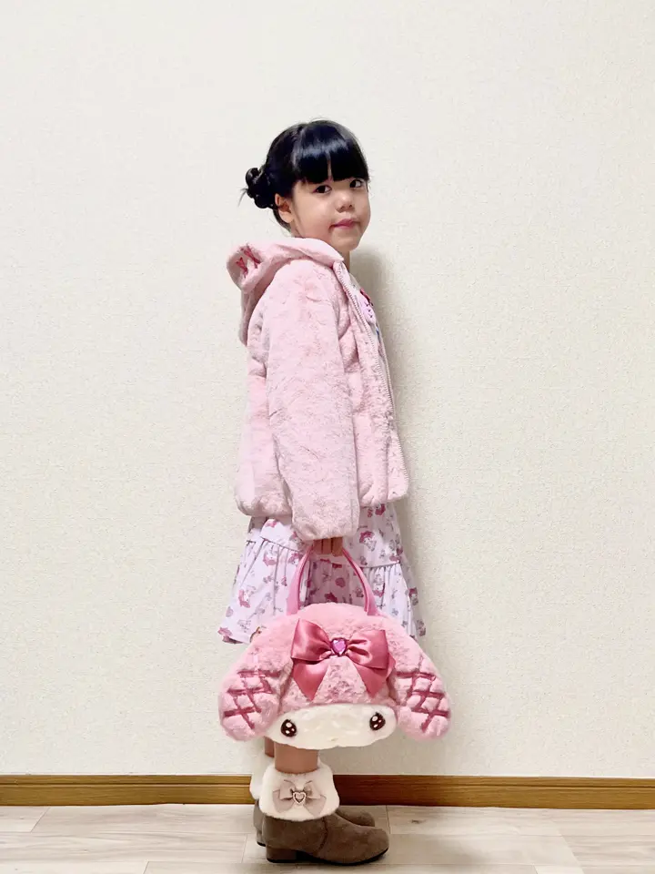 ANY MIKA コーディネート画像