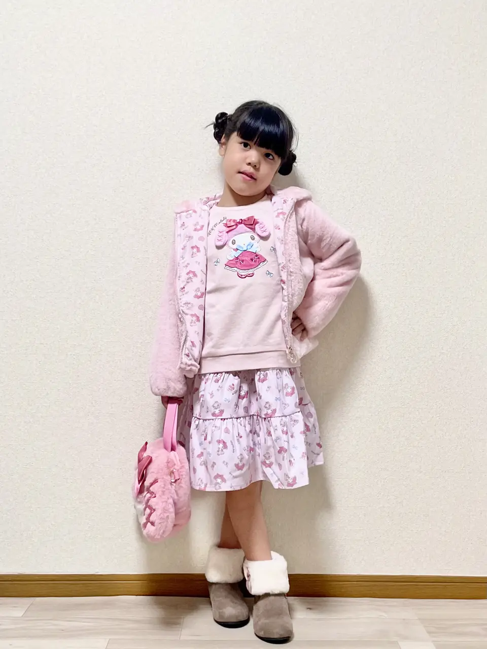 ANY MIKA コーディネート画像