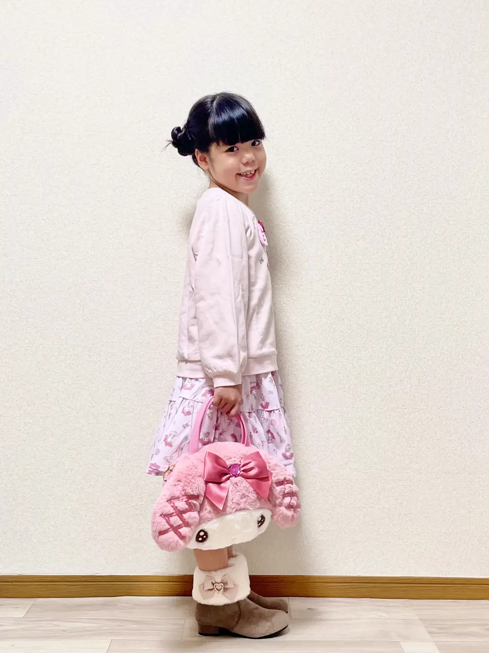 ANY MIKA コーディネート画像