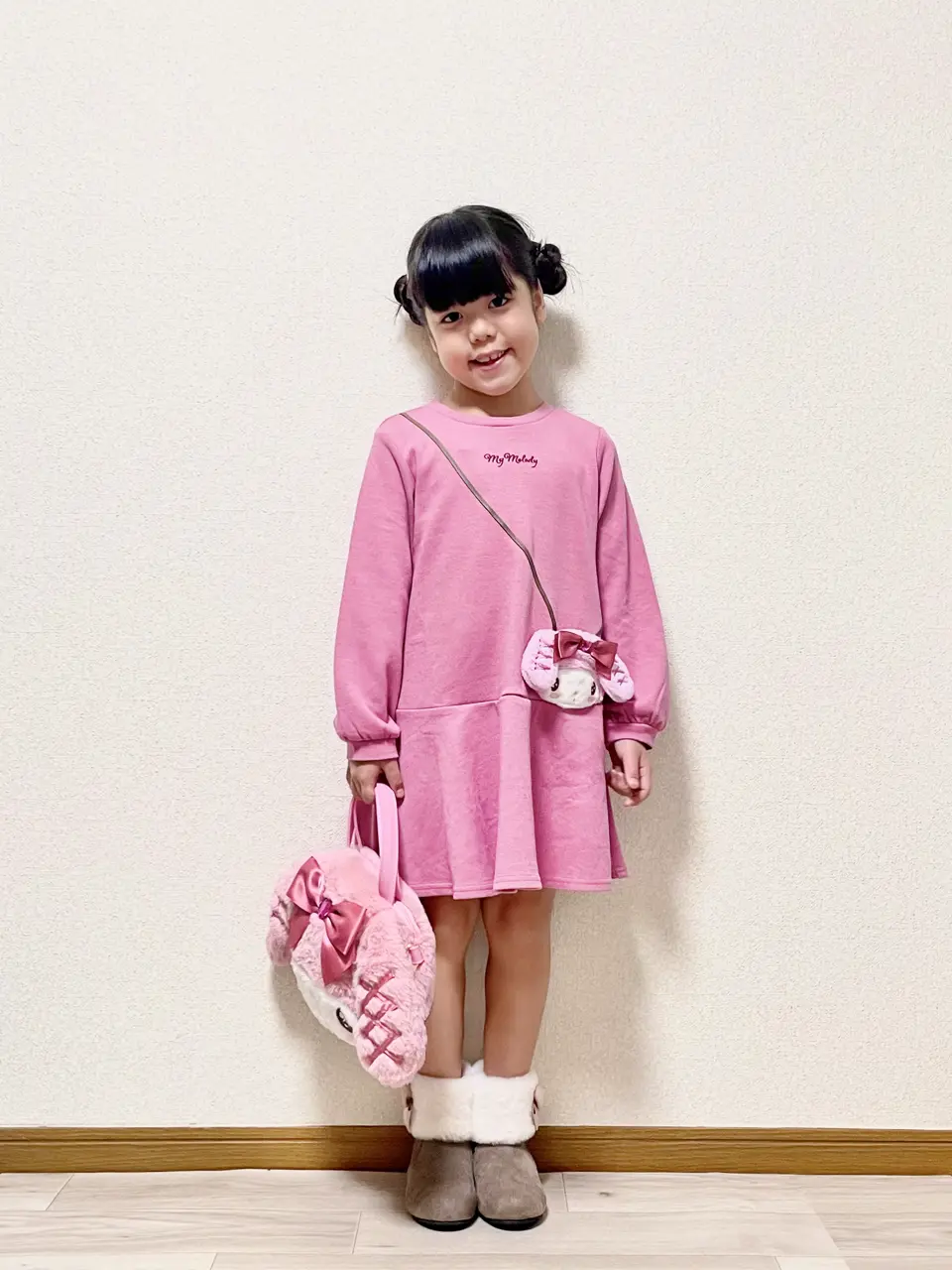 ANY MIKA コーディネート画像