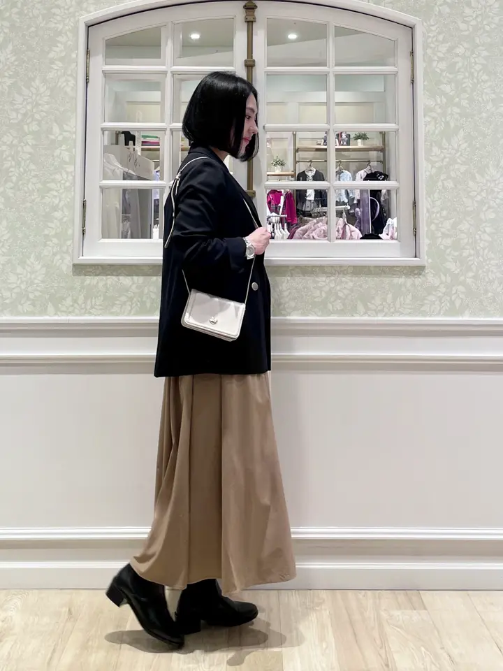 ANY MIKA コーディネート画像