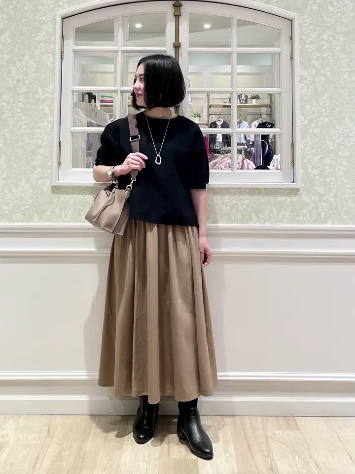 ANY MIKA コーディネート画像