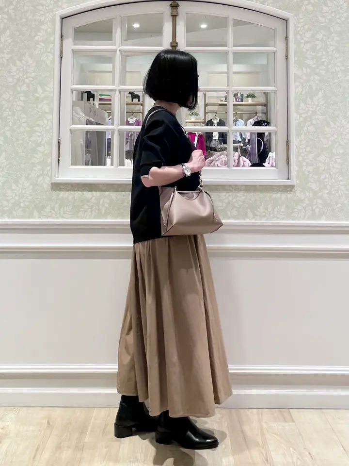 ANY MIKA コーディネート画像