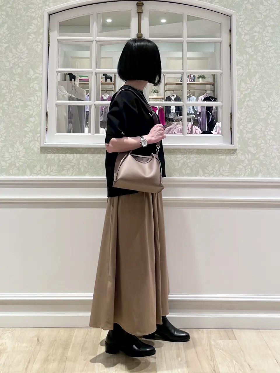 ANY MIKA コーディネート画像