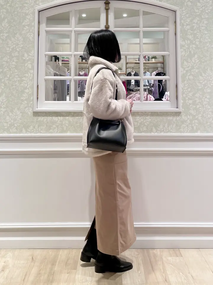 ANY MIKA コーディネート画像