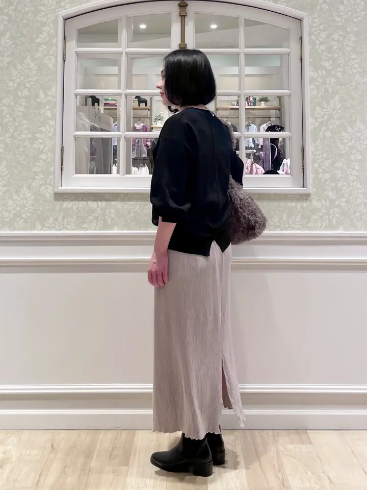 ANY MIKA コーディネート画像