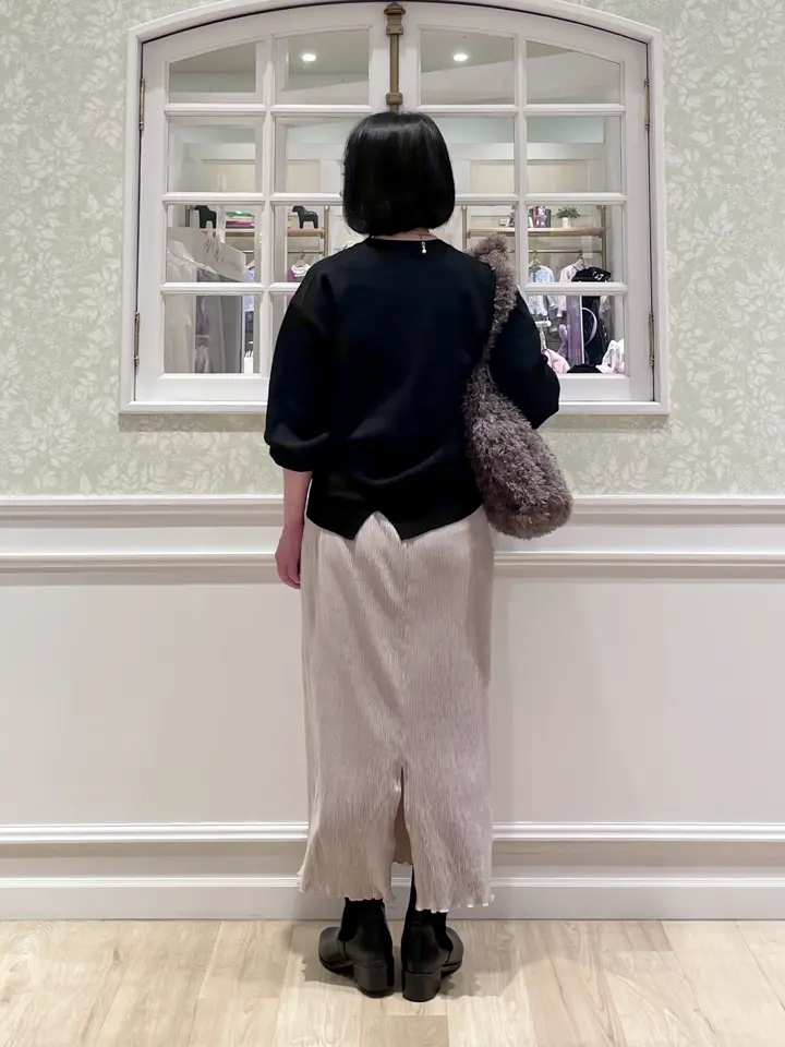 ANY MIKA コーディネート画像