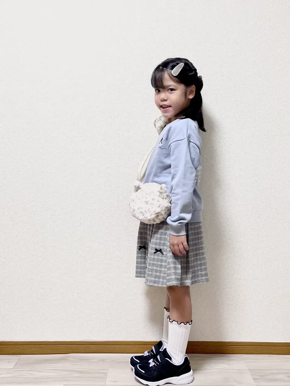 ANY MIKA コーディネート画像