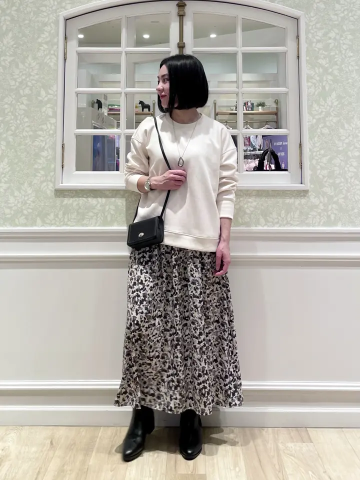 ANY MIKA コーディネート画像