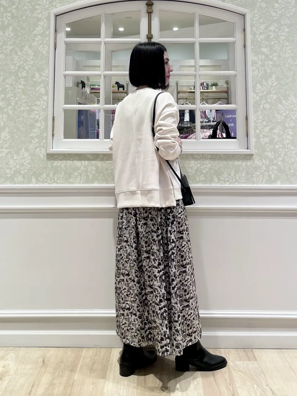 ANY MIKA コーディネート画像