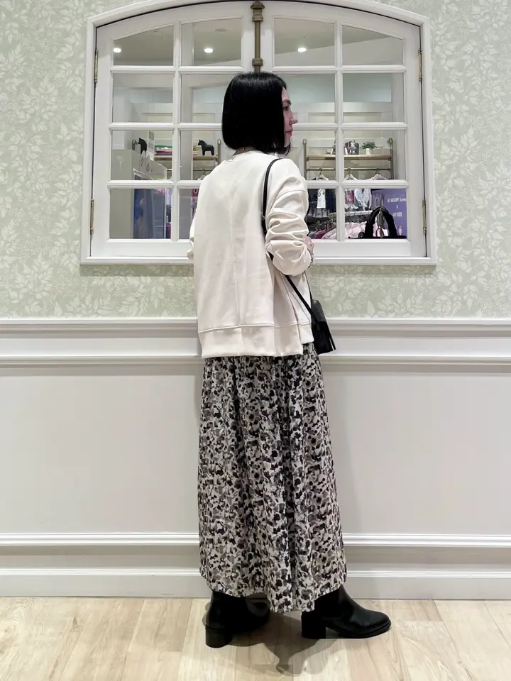 ANY MIKA コーディネート画像