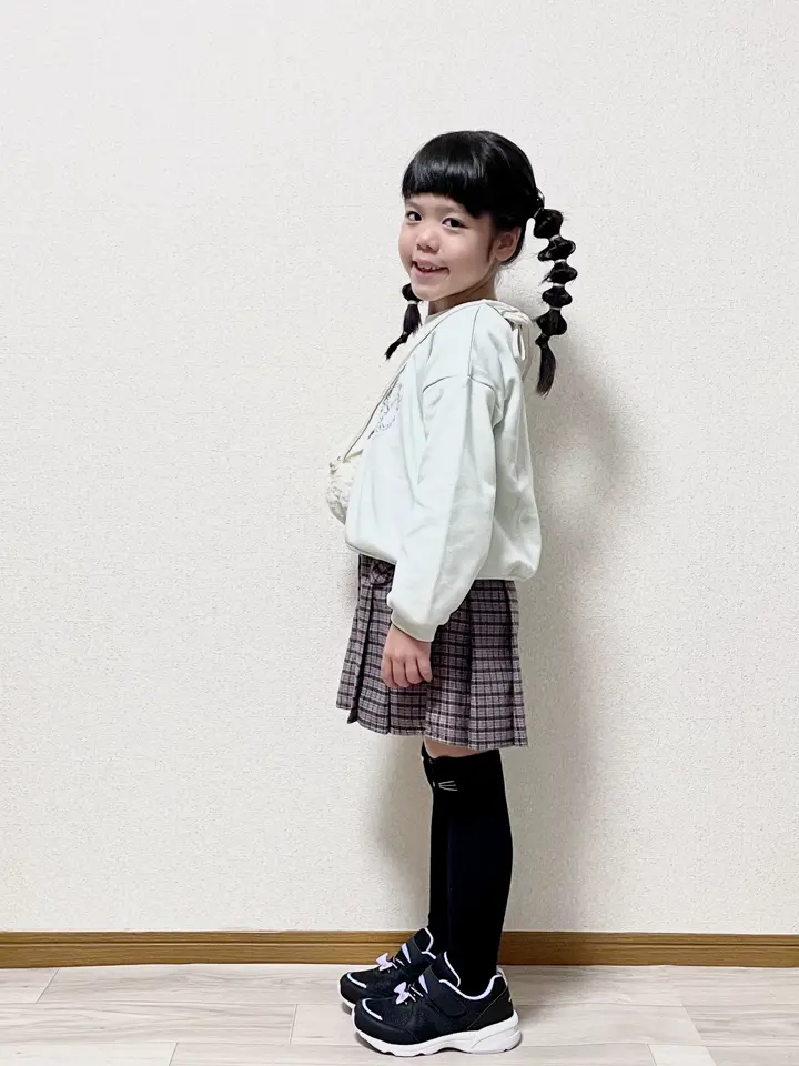 ANY MIKA コーディネート画像