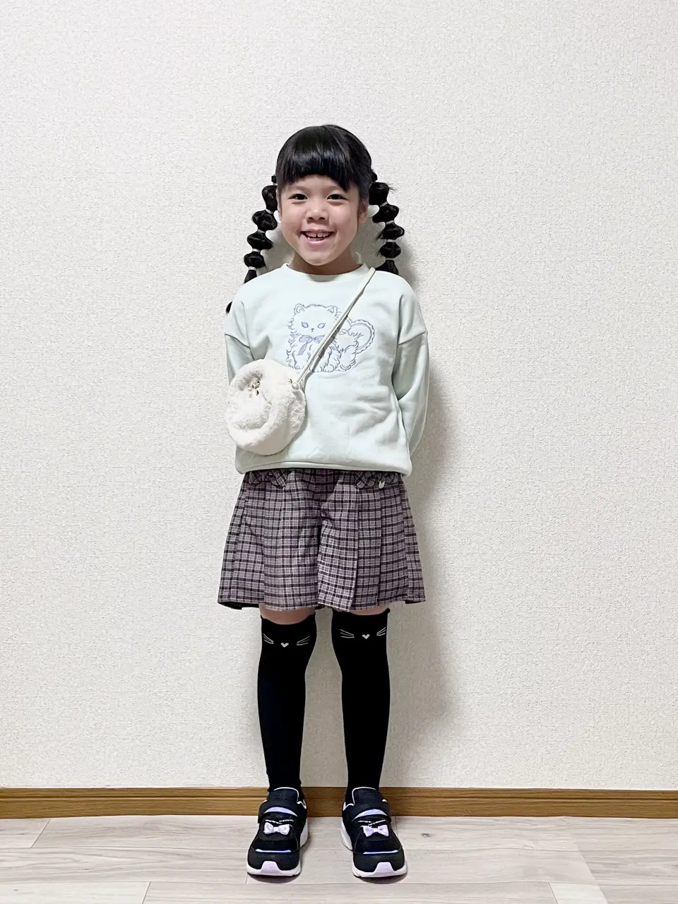 ANY MIKA コーディネート画像