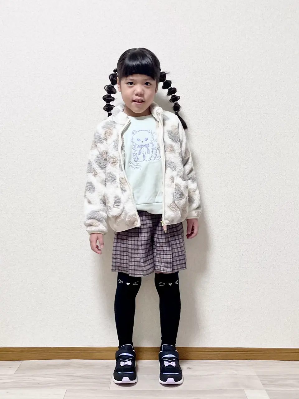 ANY MIKA コーディネート画像