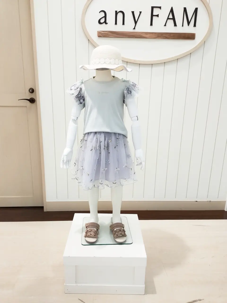 ANY 重永 コーディネート画像