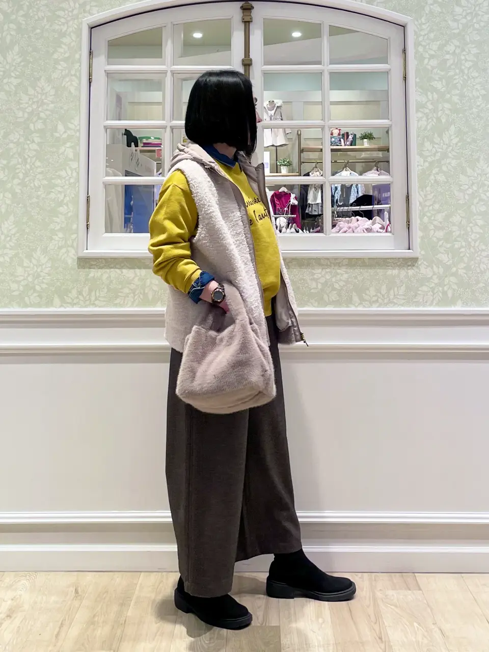 ANY MIKA コーディネート画像