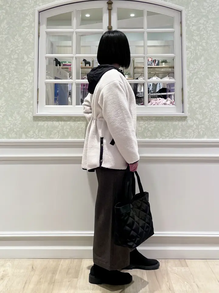 ANY MIKA コーディネート画像