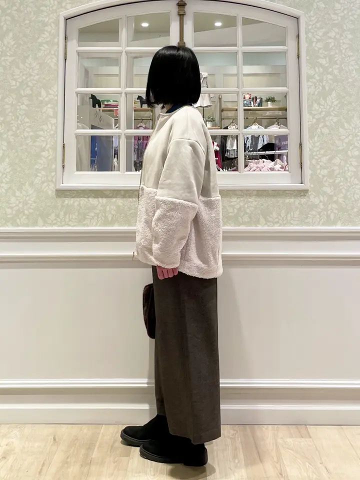 ANY MIKA コーディネート画像