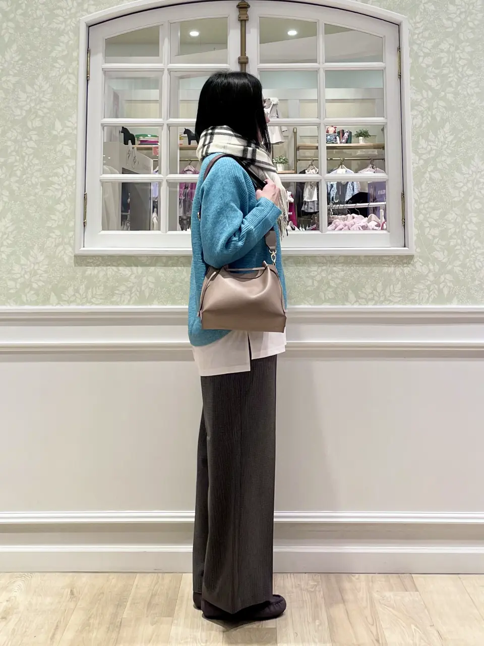 ANY MIKA コーディネート画像