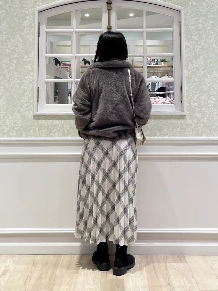 ANY MIKA コーディネート画像