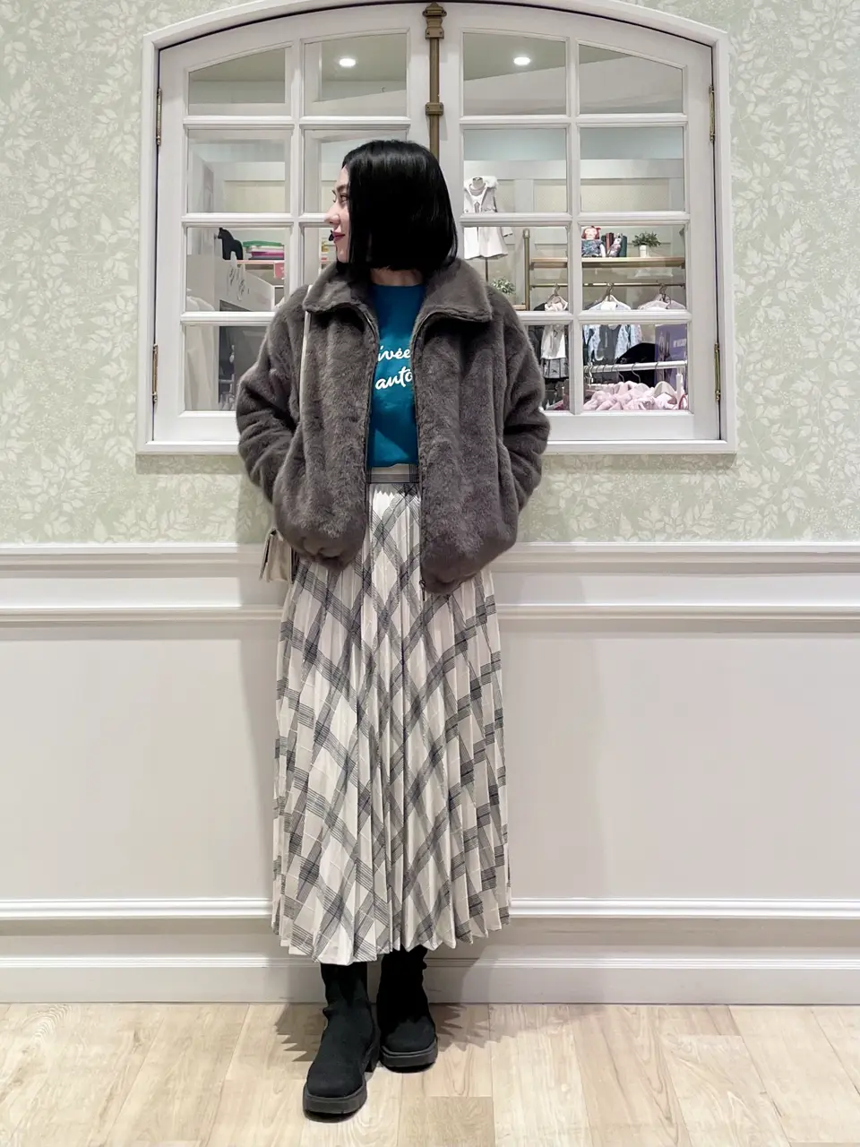 ANY MIKA コーディネート画像